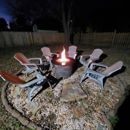 Time To Relax In Raleigh Villa Exterior photo