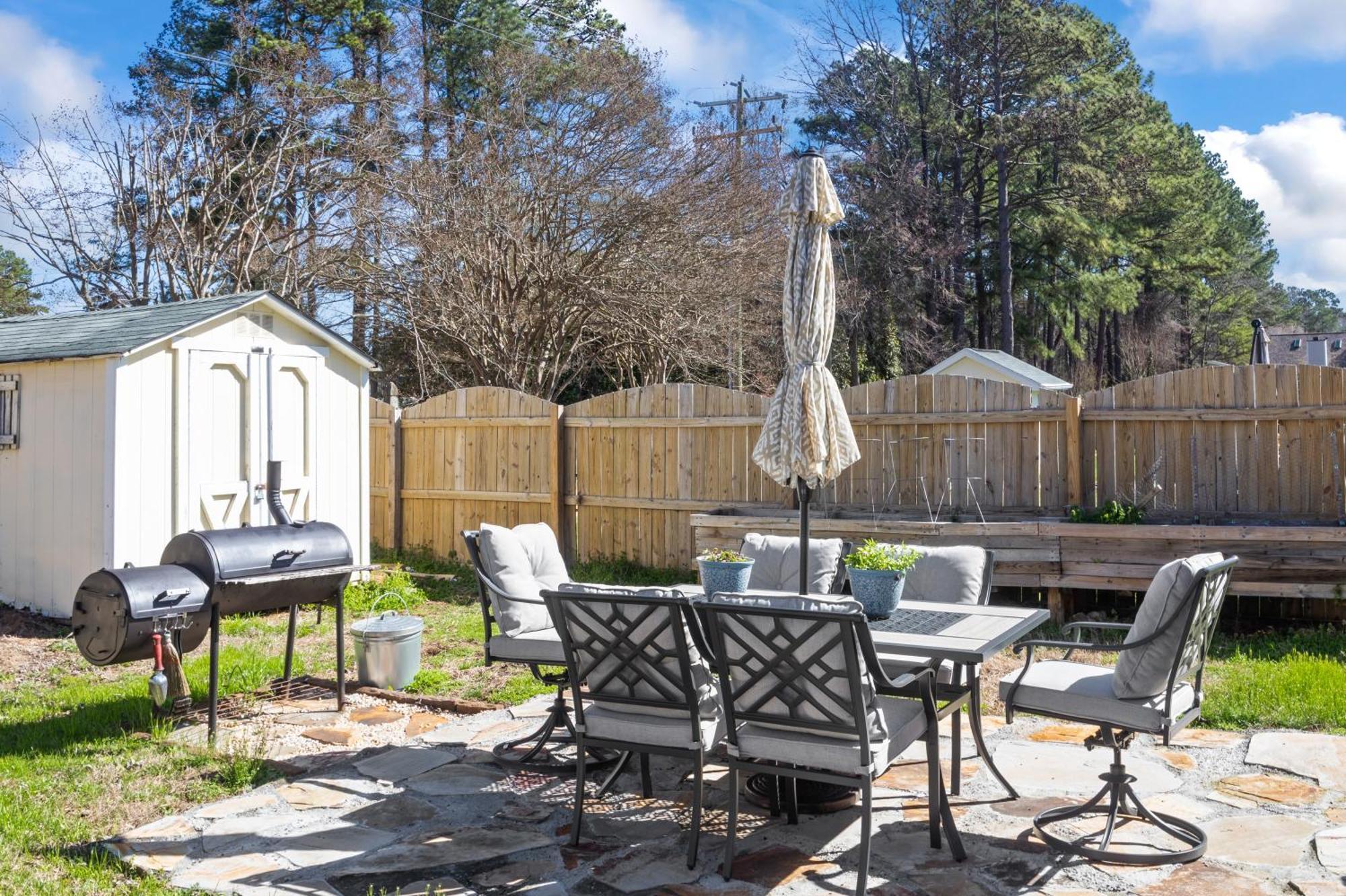 Time To Relax In Raleigh Villa Exterior photo